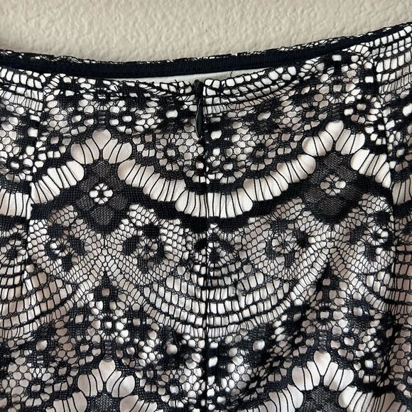 Missguided Lace Pencil Skirt - Picture 4 of 6
